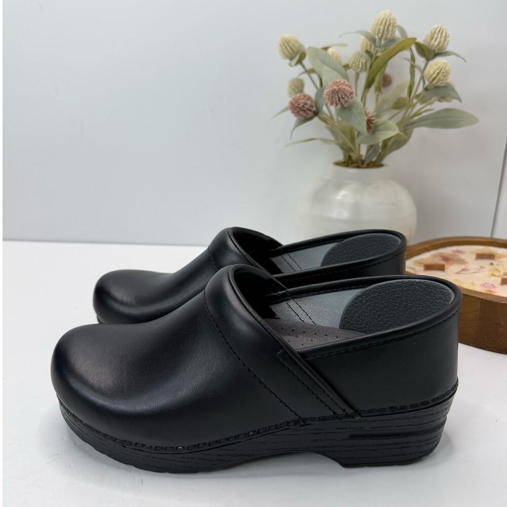 Dansko Professional Oiled Leather Clog Black Nursing Shoe Women 38/7.5 NWB